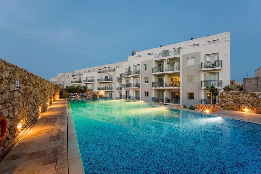 Your Room, Your Apartment, Your Shared Pool Guest house
