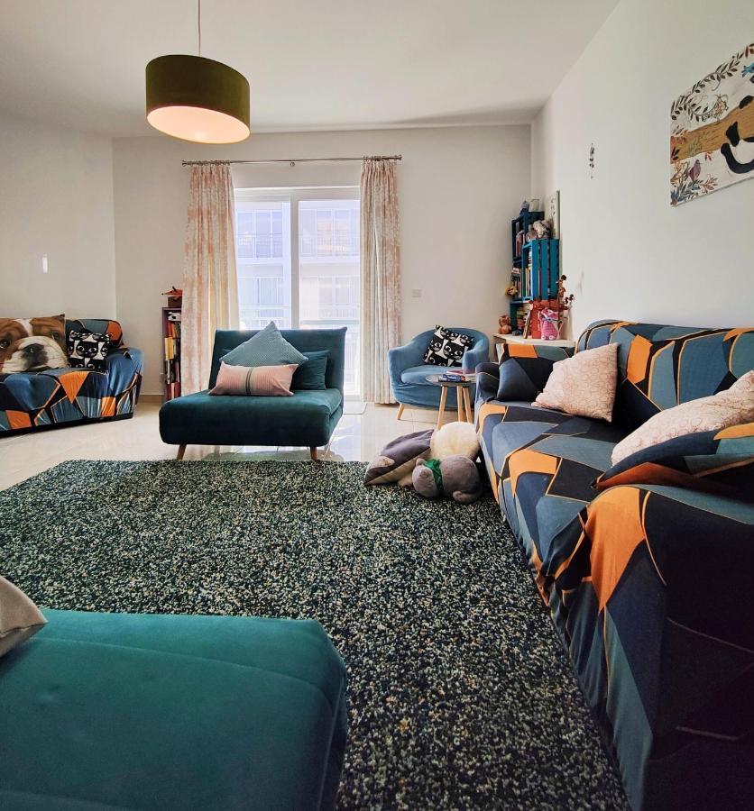 Guest house Your Room, Your Apartment, Your Shared Pool *