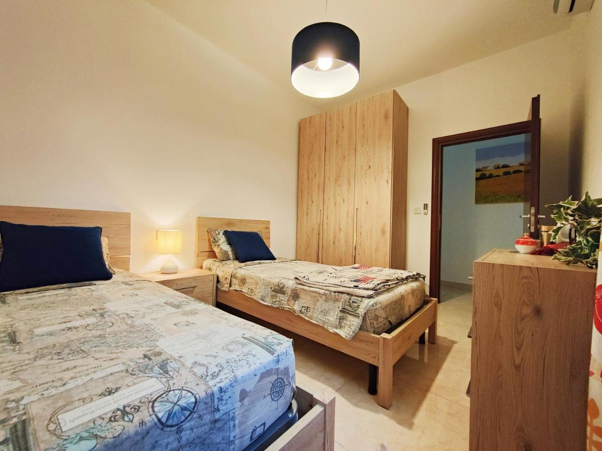 Guest house Your Room, Your Apartment, Your Shared Pool *